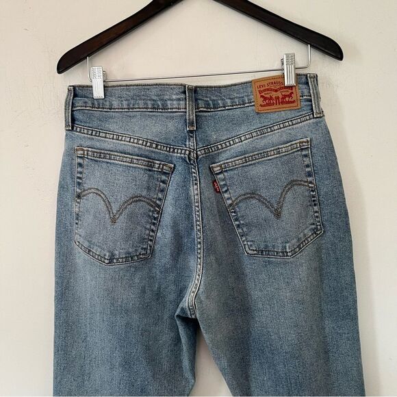 Levi's Medium Wash Wedgie Straight Distressed Denim Jeans 31x28 - Picture 5 of 16